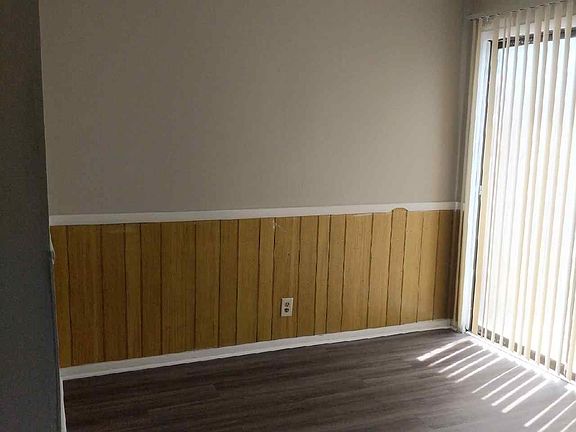 4th image of 1063 Harold Dr #1