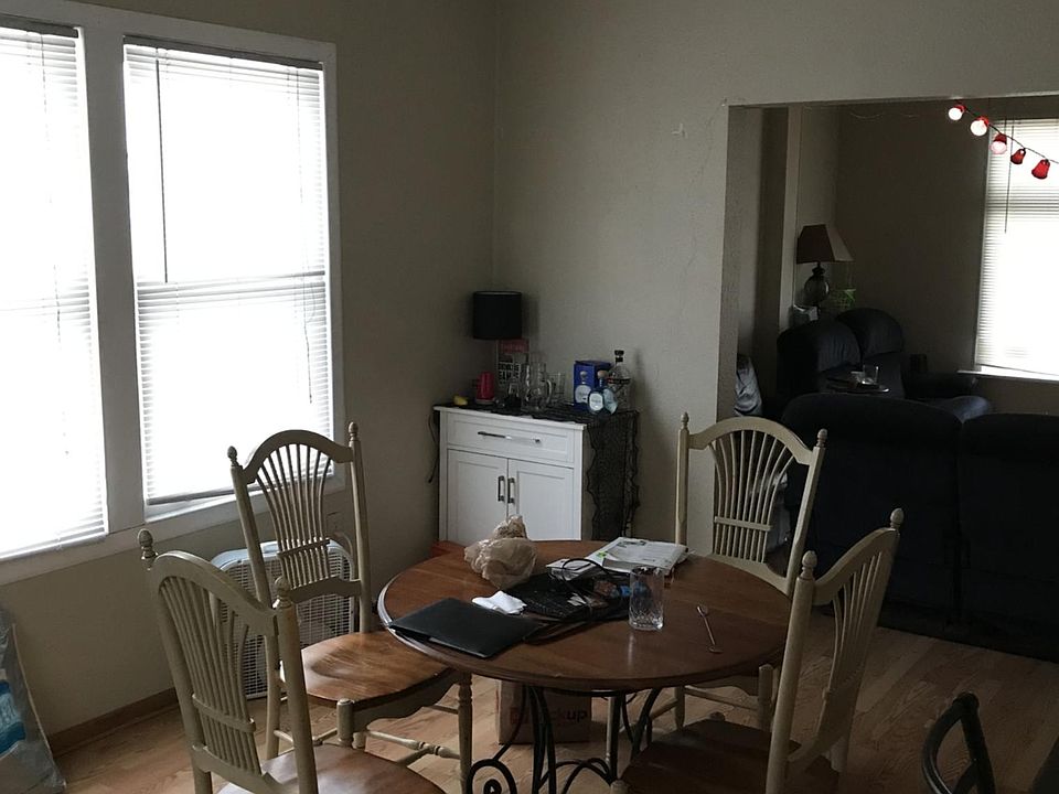 1st image of 518 N 11th Ave E