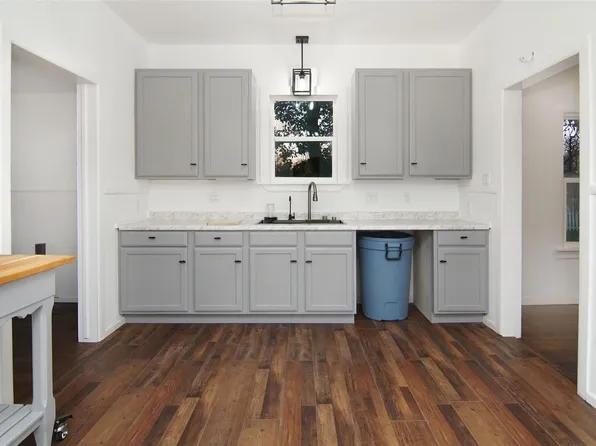 210 E 2nd St, Weatherford, TX 76086