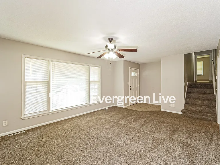 8100 E 100th Ter — Photo 4