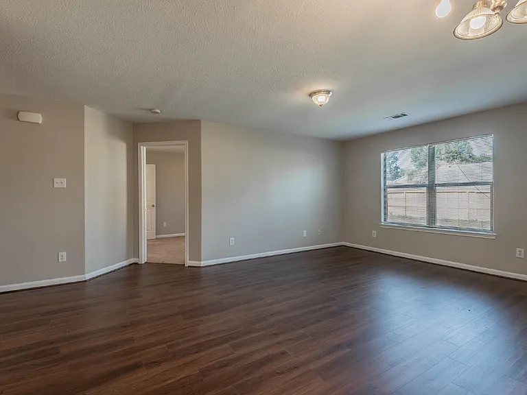 10233 Azalea Vlg — Photo 2