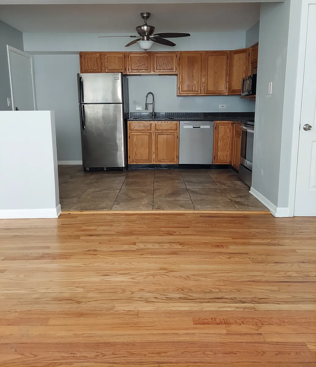 Building Photo - 320 Beach Ave #B