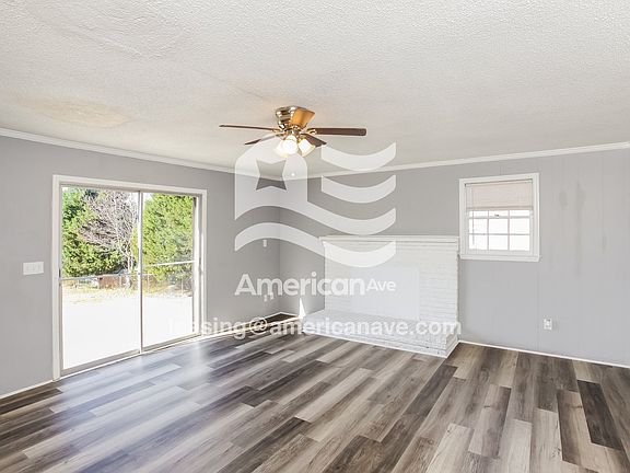 4784_003_wm_-_living_room_13466817.jpg