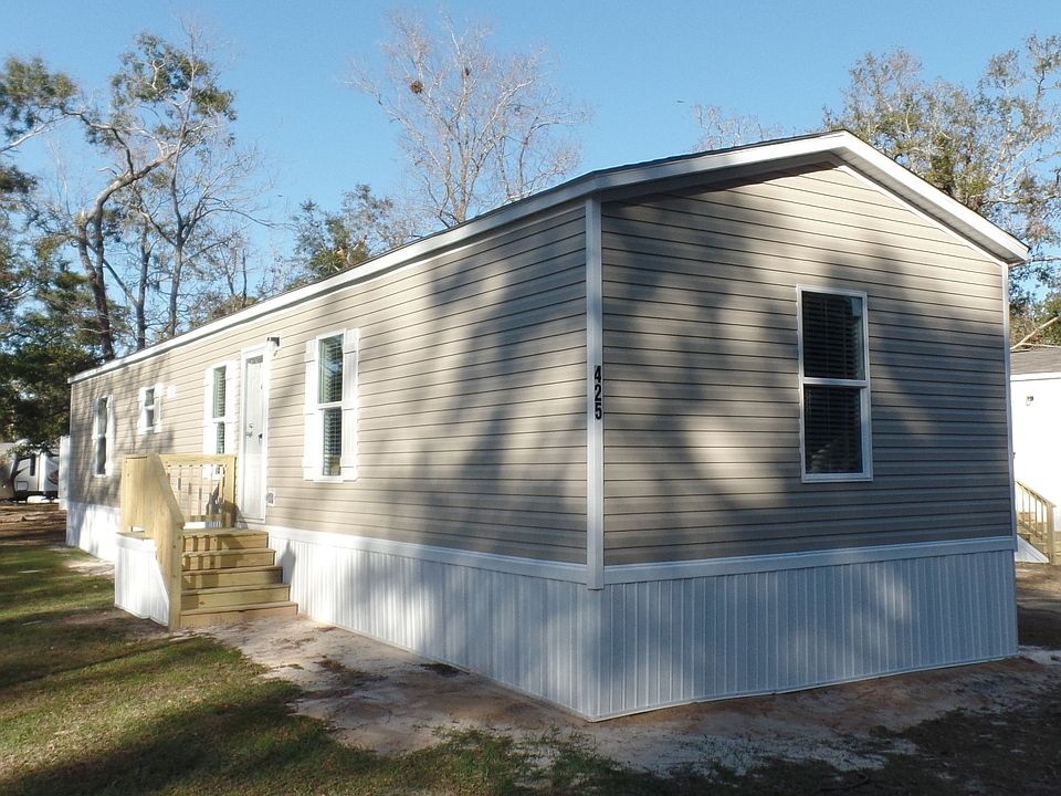 1st image of 425 Bayhead Dr