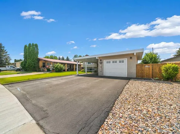 29 E Carswell Rd SE, Medicine Hat, AB T1B 1L9