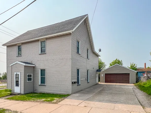 1102 Champion St, Marquette, MI 49855