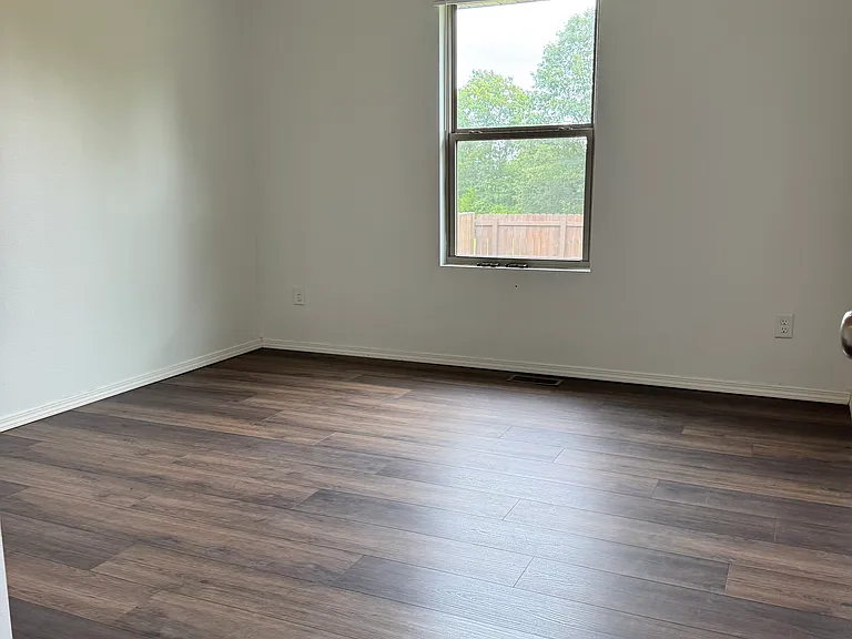 276 W Picardy St — Photo 18
