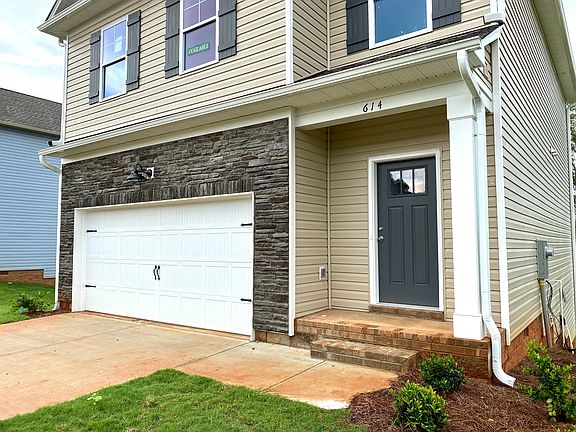3rd image of 614 Grantleigh Dr