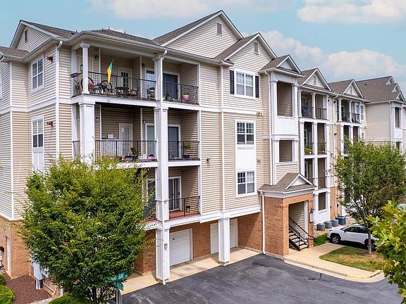 4th image of 19625 Galway Bay Cir APT 202