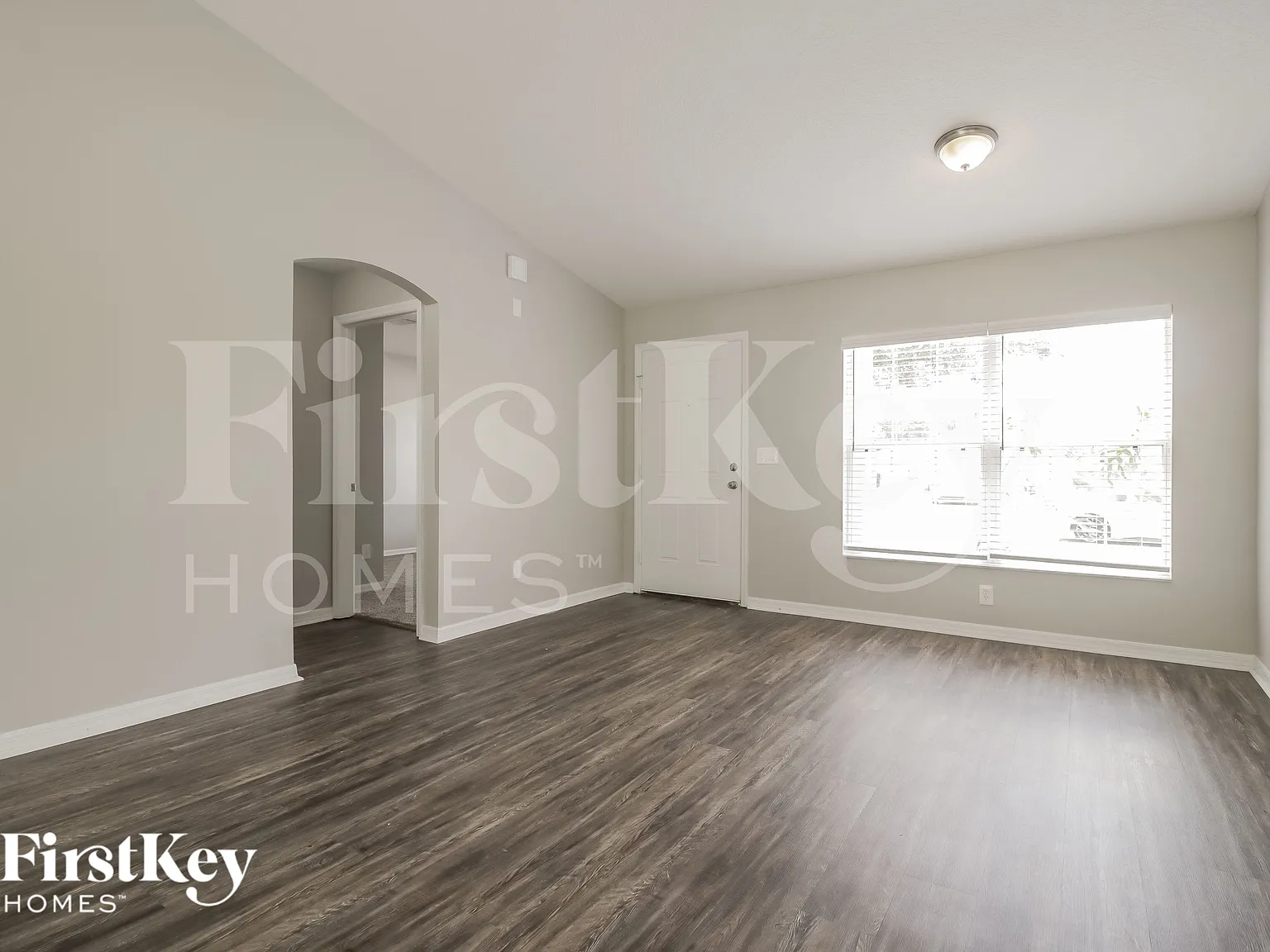 3 bed, 2.0 bath, 1386 sqft, $2,360 — Photo 3