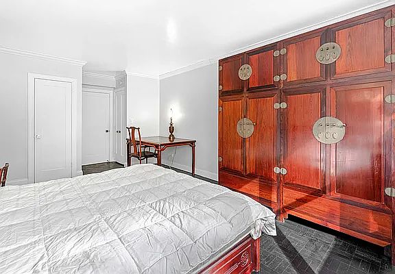 2nd image of 301 E 48th St APT 3C