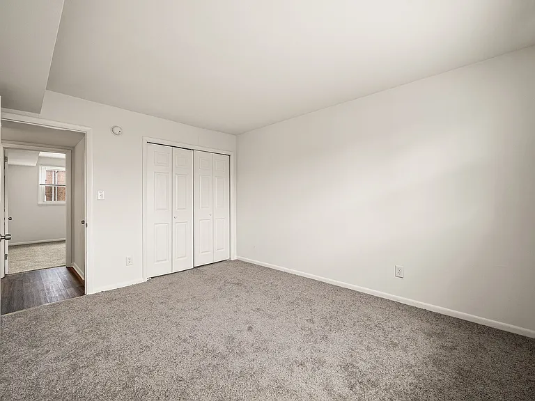 Middleboro Crest Apartments — Photo 24