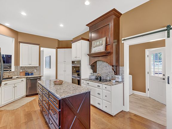 26th image of 157 Giles Ln