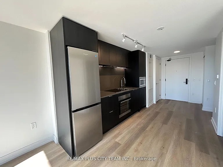 1 Jarvis St E #527 — Photo 5