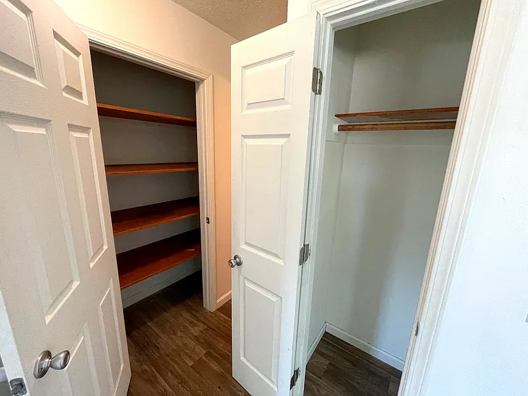 Fantastic 1 Bedroom Apartment in St Johns with Updated Kitchen — Photo 11