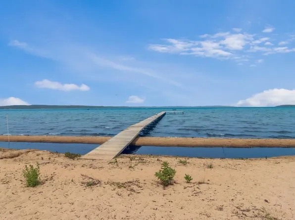 2175 N Us Highway 31 N, Traverse City, MI 49686