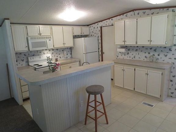 2nd image of 55 Forest Cir