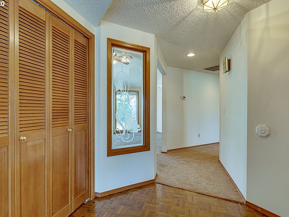 5th image of 1810 SE 154th Ave