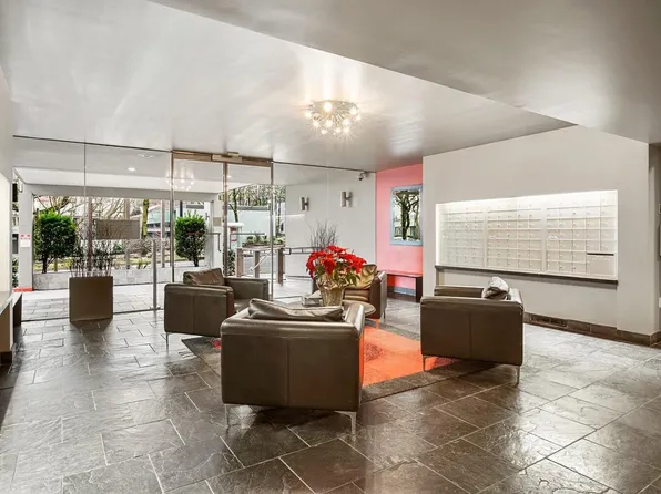 255 SW Harrison St APT 21H, Portland, OR 97201