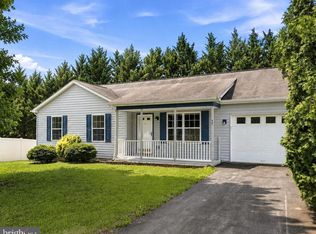 42 Pacific Blvd, Hedgesville, WV 25427