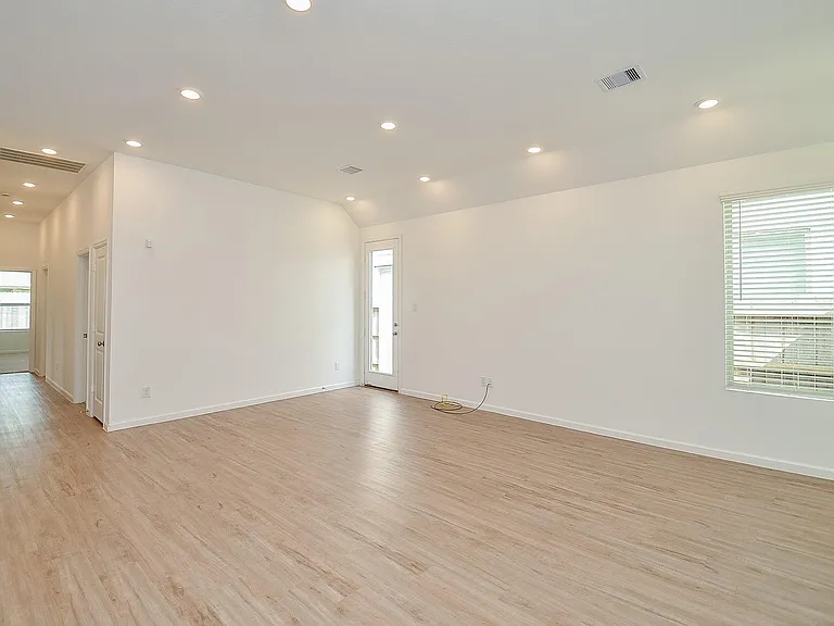 4951 Sand Clouds Dr — Photo 8