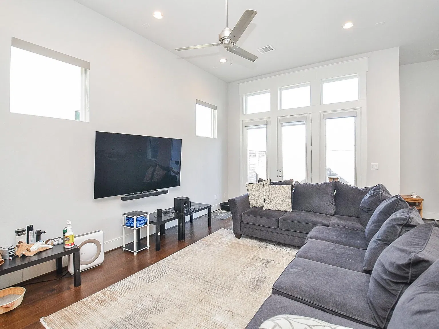 3 bed, 2.5 bath, 2023 sqft, $3,000 — Photo 4