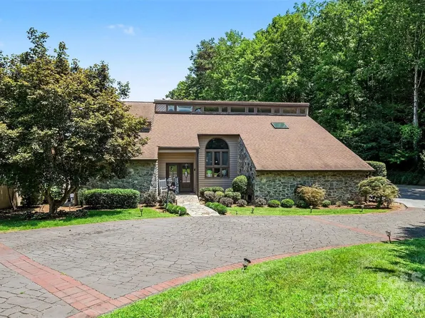 4444 3rd Street Ln NW, Hickory, NC 28601