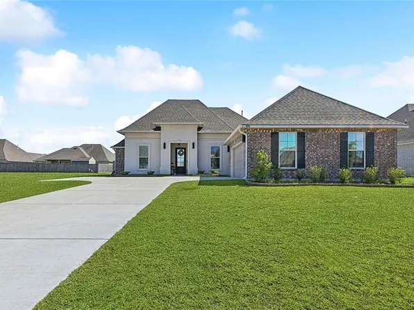 8876 Windlake Dr, Denham Springs, LA 70726