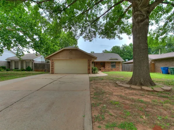 1221 Val Genes Rd, Edmond, OK 73003