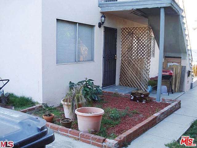 1st image of 1052 N Loma Vista Dr
