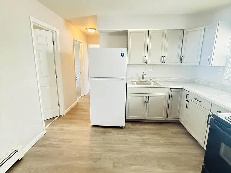 95 Wellesley St #1 — Photo 4