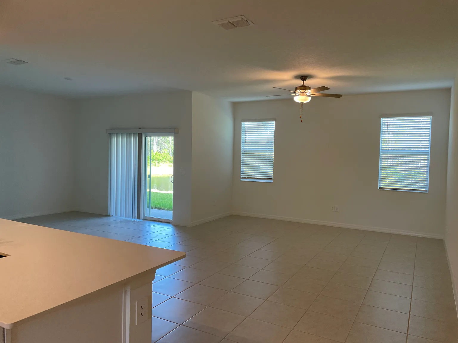3 bed, 2319 sqft, $2,799 — Photo 4