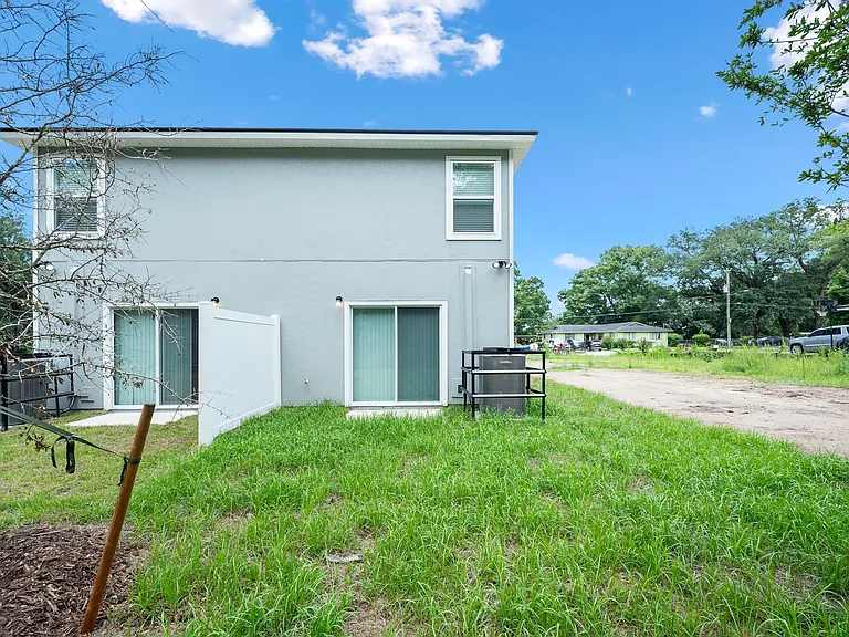 2630 Kohn Rd — Photo 9