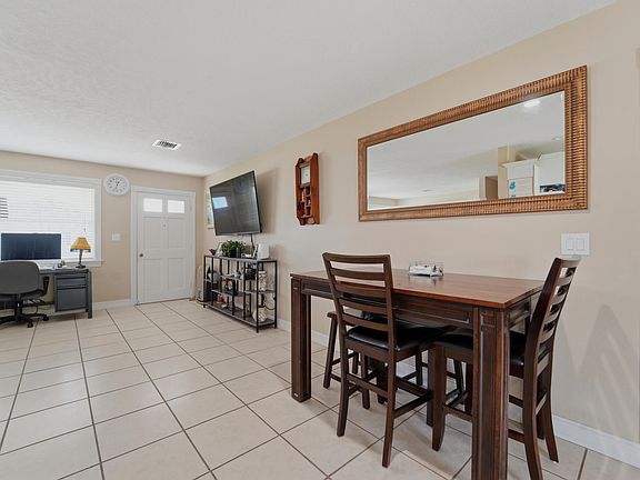 4th image of 225 RIVER TERRACE Drive
