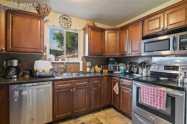 3905 Red Cedar Dr — Photo 10