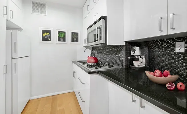 Rented by Compass | media 9