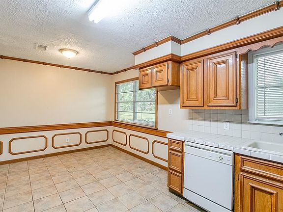 4th image of 6106 Moss Oaks Dr