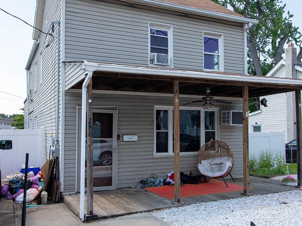 1st image of 288 Conover St