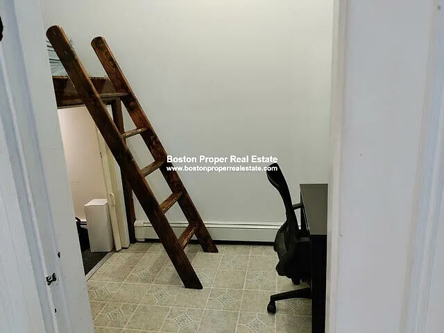 290 Newbury St #1R — Photo 5