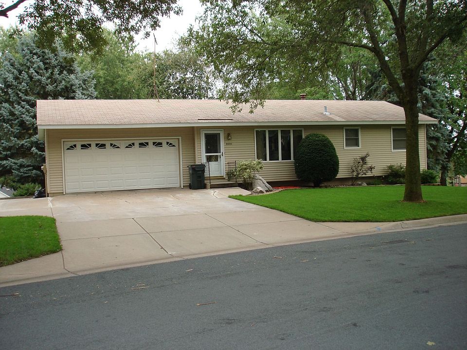 New maintenance free, seamless steel siding in 1999 Anderson windows in 2001.