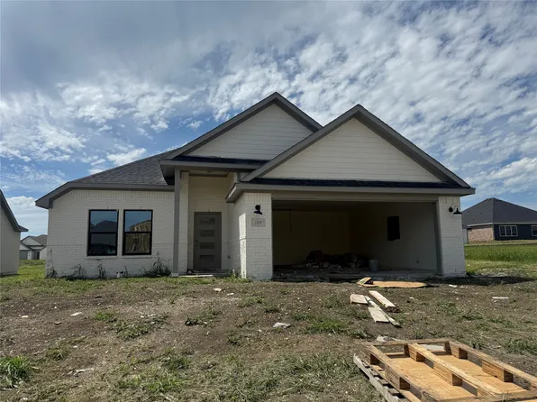 209 Comfort Dr, Godley, TX 76044