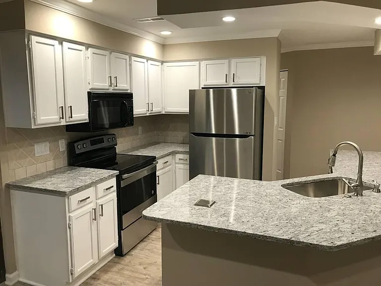 413 New Kent Pl — Photo 3