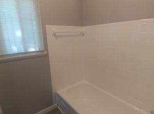 5805 Cloverlawn Dr, Flint, MI 48504
