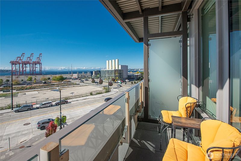 5th image of 590 1st Avenue S #504