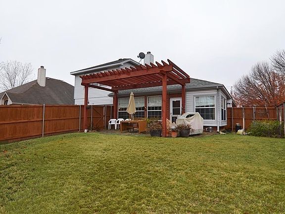 2nd image of 7520 Vineyard Dr