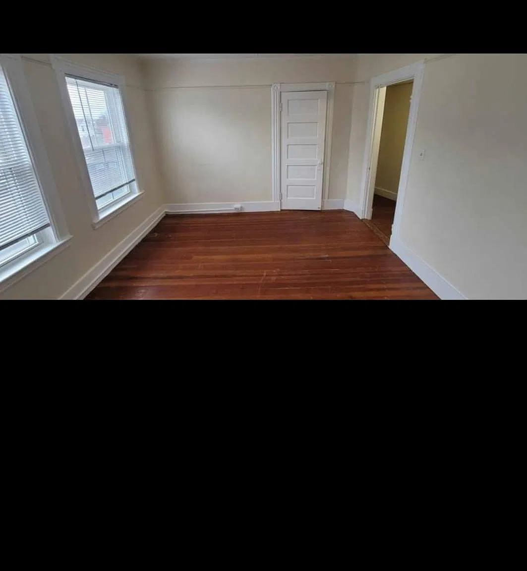 4 bed, 1100 sqft, $2,900 — Photo 3