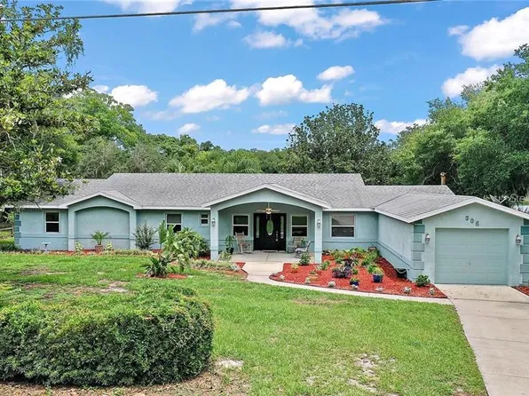 305 W Mirror Lake Dr, Fruitland Park, FL 34731