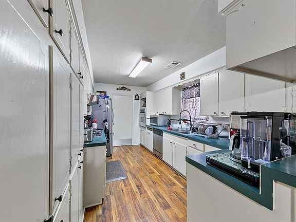 4th image of 2511 Dewberry Ln