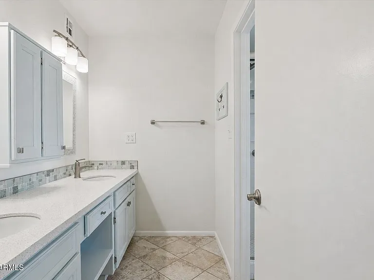 3526 E Sahuaro Dr — Photo 18