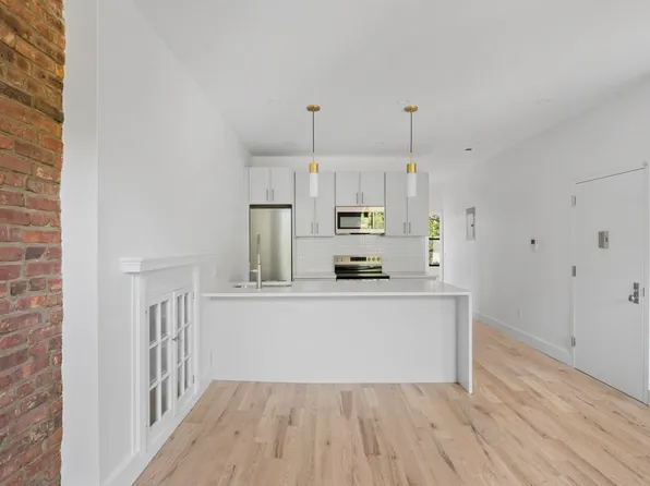 28 4th Place image 9 of 15